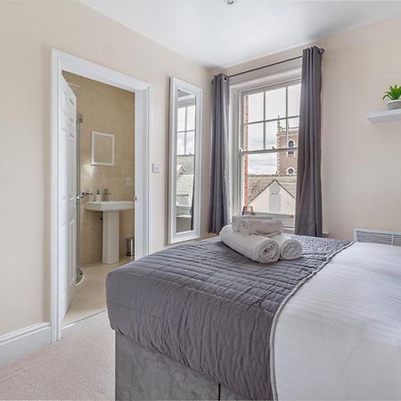 Guest Homes - Trinity Apartment วุร์สเตอร์ ภายนอก รูปภาพ