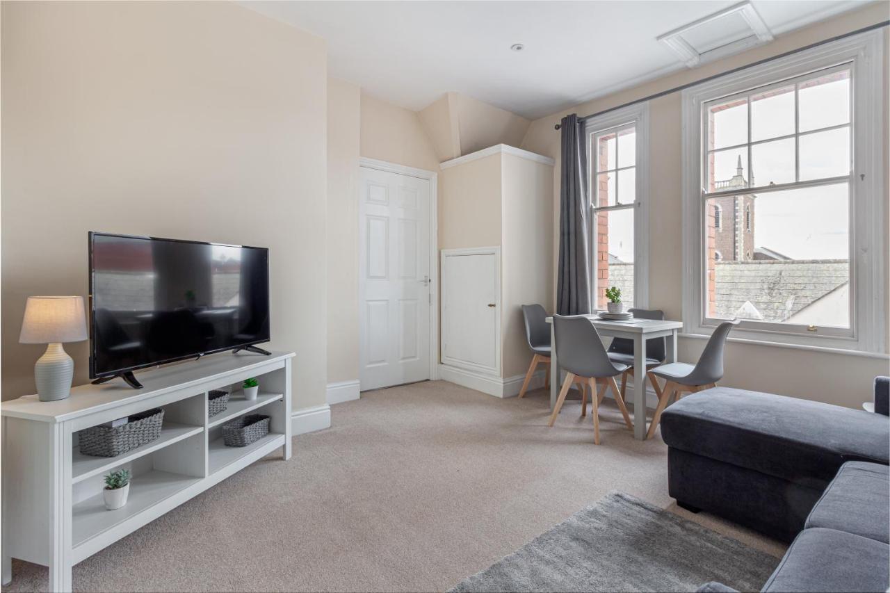 Guest Homes - Trinity Apartment วุร์สเตอร์ ภายนอก รูปภาพ