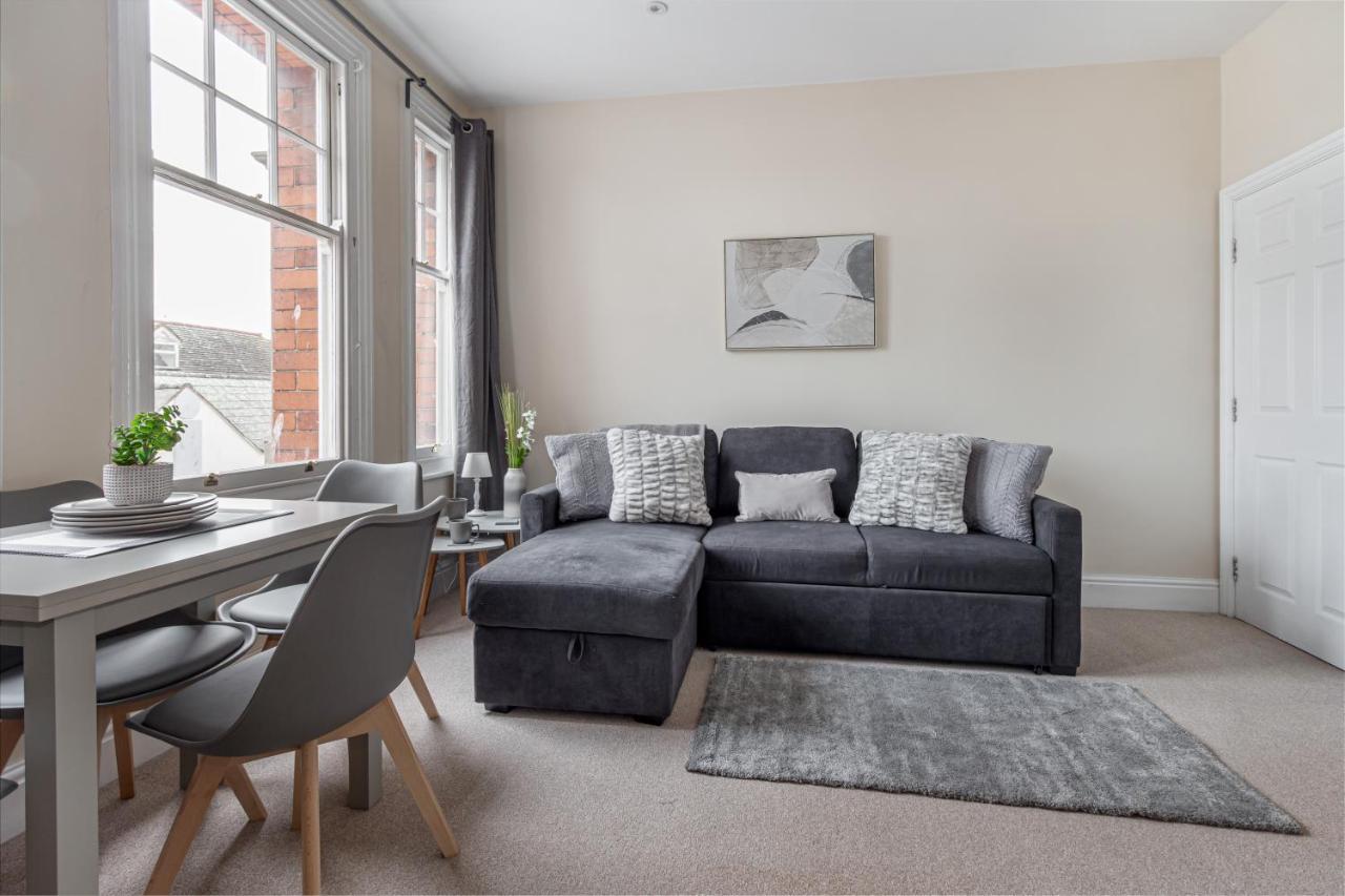 Guest Homes - Trinity Apartment วุร์สเตอร์ ภายนอก รูปภาพ