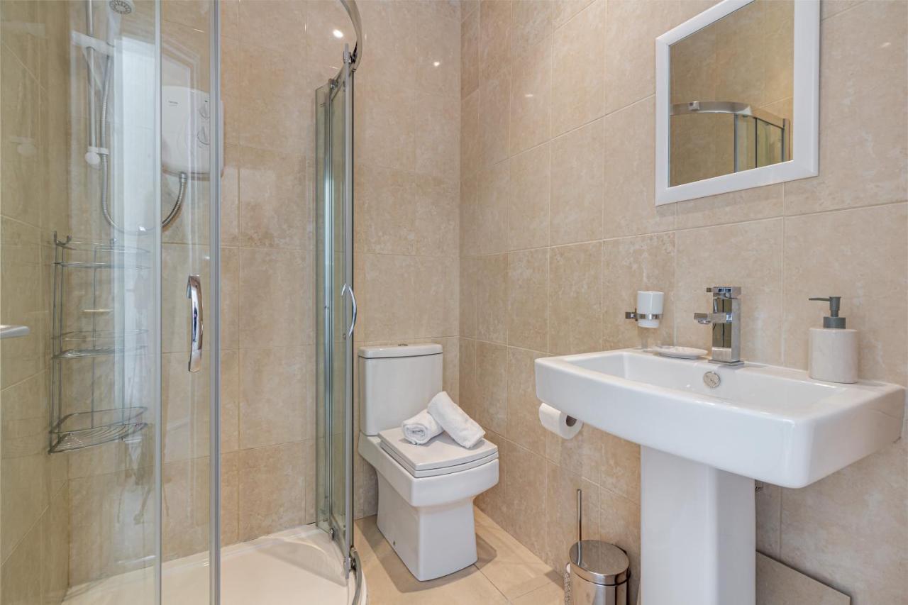Guest Homes - Trinity Apartment วุร์สเตอร์ ภายนอก รูปภาพ